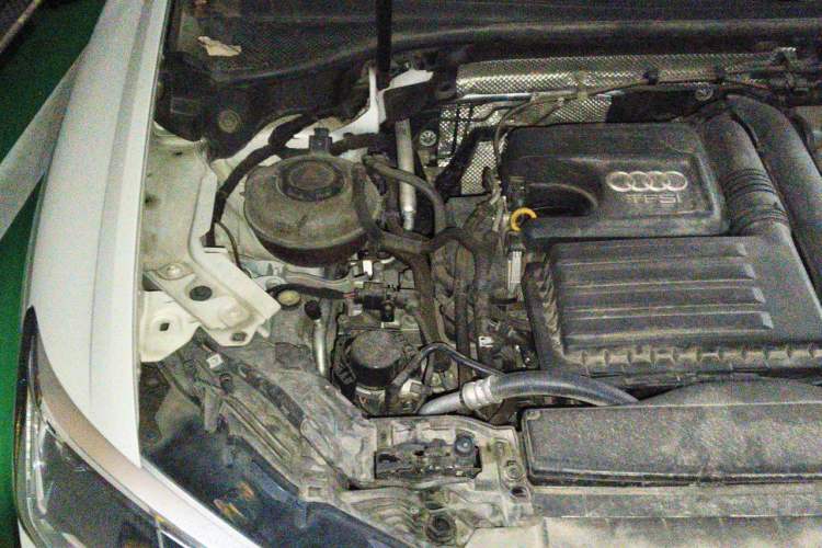 Used Audi Q3 2019 35 TFSI Fashion Dynamic Model Engine Bay Right