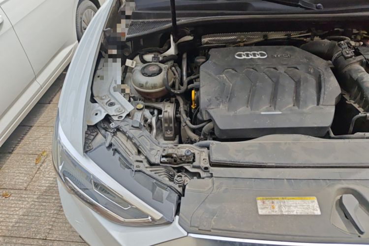 Used Audi Q3 2019 40 TFSI Fashion Dynamic Model Engine Bay Right