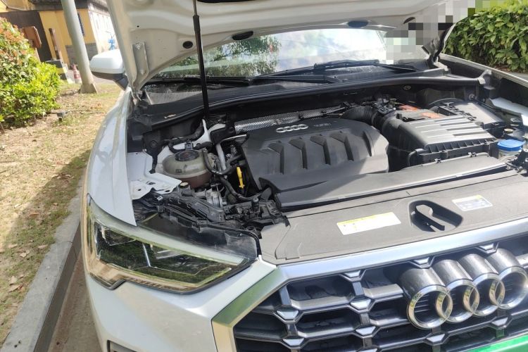 Used Audi Q3 2019 40 TFSI Fashion Dynamic Model Engine Bay Right