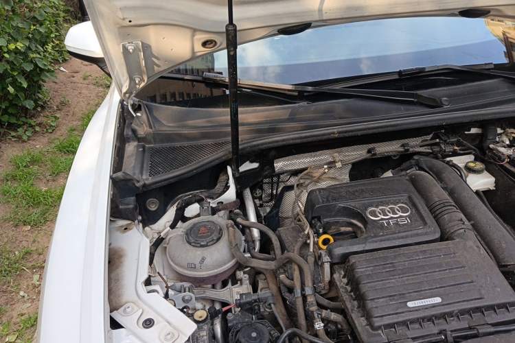 Used Audi Q3 2019 35 TFSI Advanced Dynamic Edition Engine Bay Right