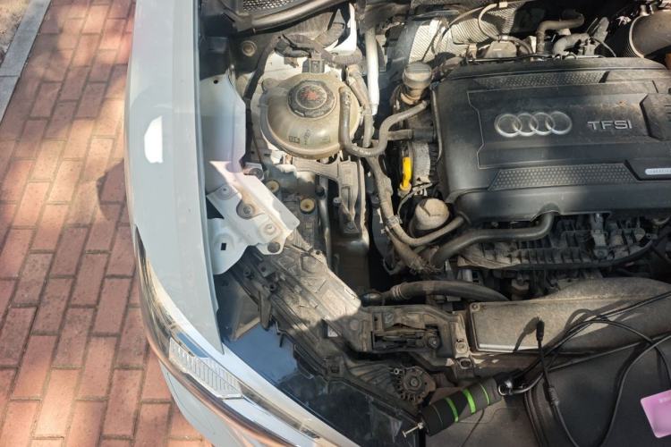 Used Audi Q3 2019 45 TFSI quattro Luxury Dynamic Edition Engine Bay Right