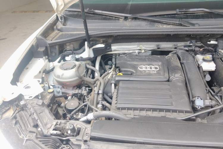 Used Audi Q3 2019 35 TFSI Fashion Dynamic Model Engine Bay Right