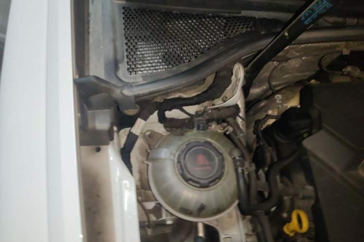 Used Audi Q3 2019 40 TFSI Fashion Dynamic Model Engine Bay Right