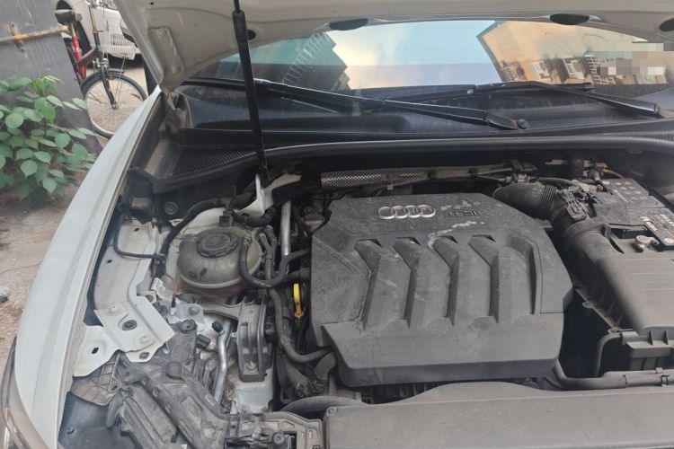 Used Audi Q3 2019 40 TFSI Fashion Dynamic Model Engine Bay Right