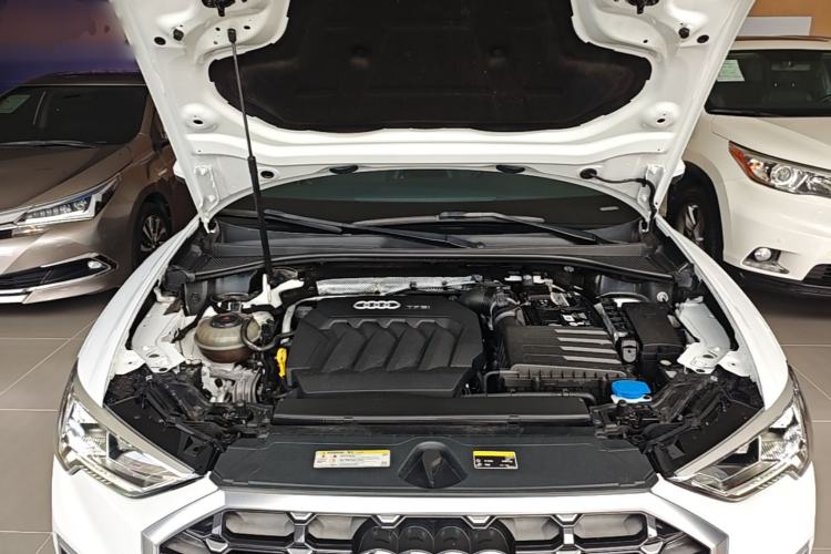 Used Audi Q3 2019 40 TFSI Fashion Dynamic Model Engine Bay
