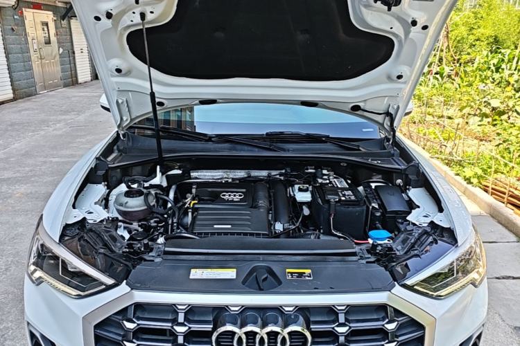 Used Audi Q3 2019 35 TFSI Fashion Dynamic Model Engine Bay