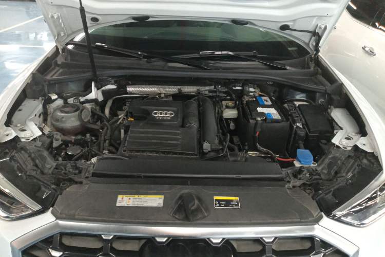 Used Audi Q3 2019 35 TFSI Fashion Dynamic Model Engine Bay