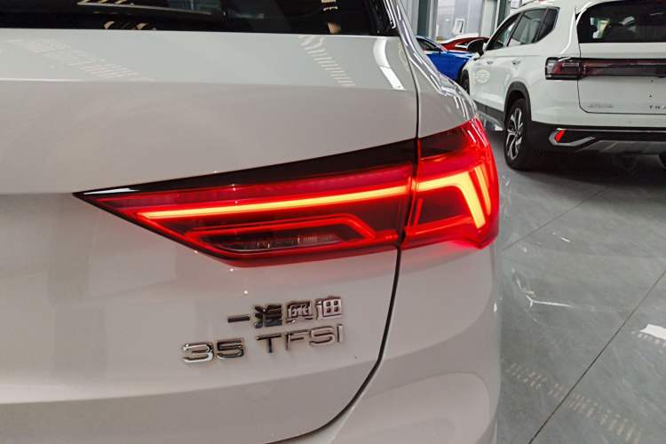Used Audi Q3 2019 35 TFSI Fashion Dynamic Model Exterior 3