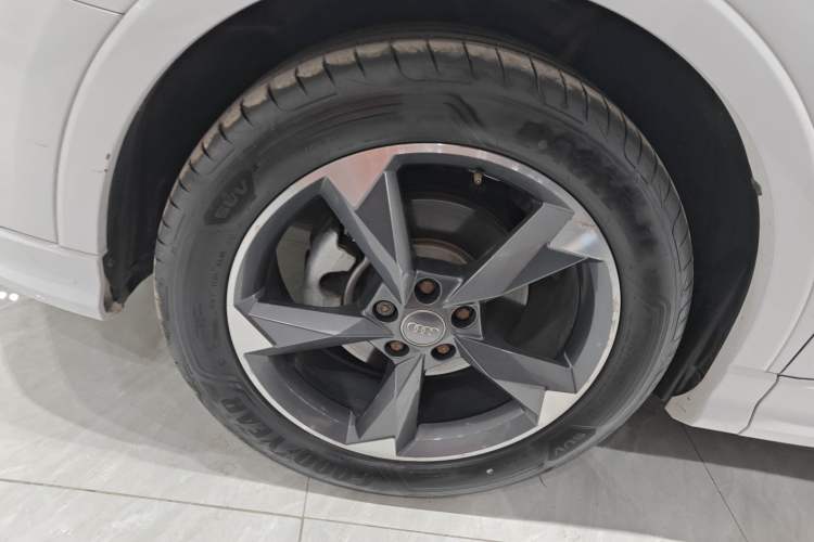 Used Audi Q3 2019 35 TFSI Fashion Dynamic Model Exterior 7