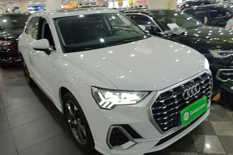 Used Audi Q3 2019 35 TFSI Fashion Dynamic Model Front Right 45 Deg