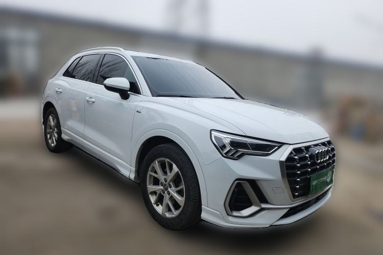Used Audi Q3 2019 35 TFSI Advanced Dynamic Edition Front Right 45 Deg