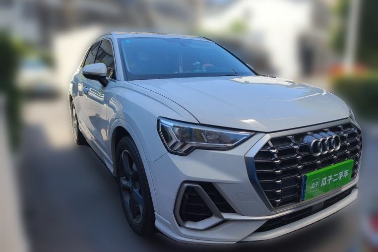 Used Audi Q3 2019 35 TFSI Fashion Dynamic Model Front Right 45 Deg