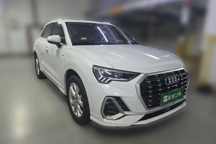 Used Audi Q3 2019 35 TFSI Advanced Dynamic Edition Front Right 45 Deg