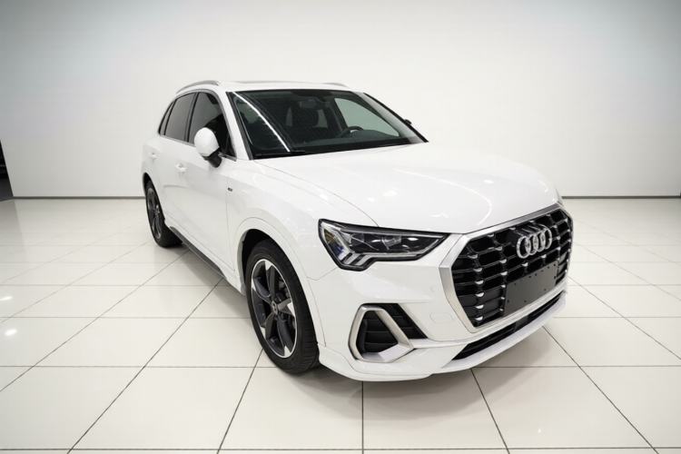 Used Audi Q3 2019 40 TFSI Fashion Dynamic Model Front Right 45 Deg