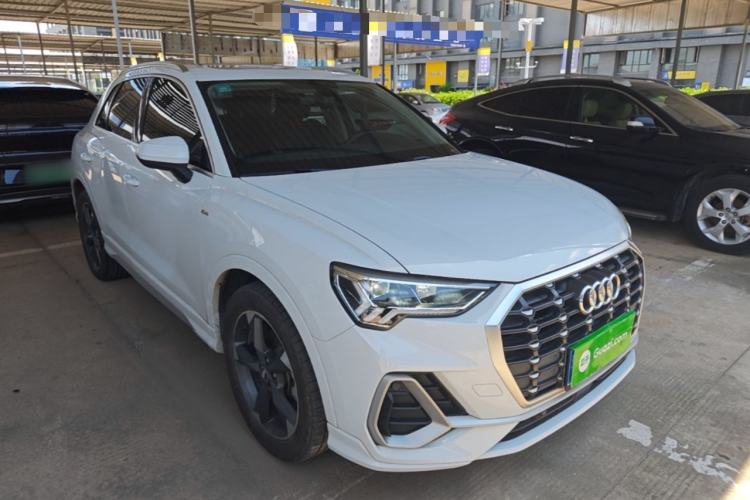 Used Audi Q3 2019 35 TFSI Fashion Dynamic Model Front Right 45 Deg