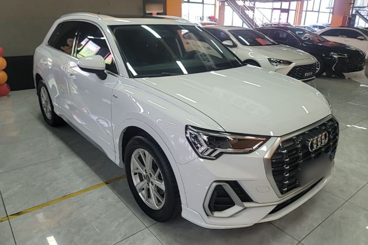 Used Audi Q3 2019 35 TFSI Advanced Dynamic Edition Front Right 45 Deg