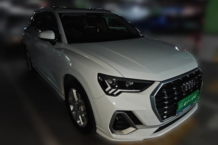 Used Audi Q3 2019 35 TFSI Advanced Dynamic Edition Front Right 45 Deg