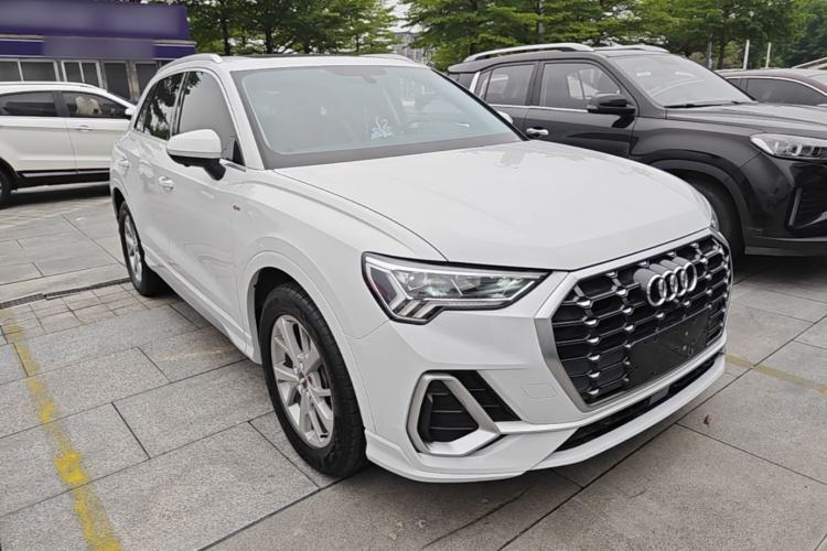 Used Audi Q3 2019 35 TFSI Advanced Dynamic Edition Front Right 45 Deg
