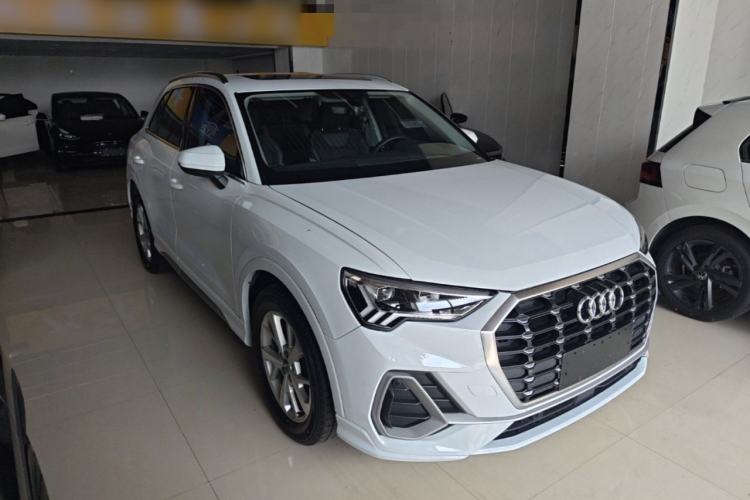 Used Audi Q3 2019 35 TFSI Advanced Dynamic Edition Front Right 45 Deg