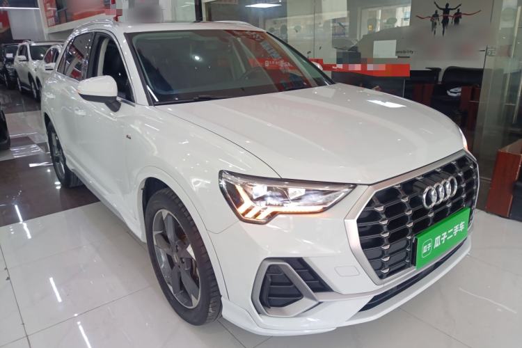 Used Audi Q3 2019 35 TFSI Fashion Dynamic Model Front Right 45 Deg