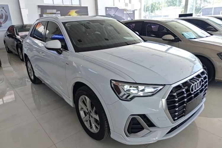 Used Audi Q3 2019 35 TFSI Advanced Dynamic Edition Front Right 45 Deg