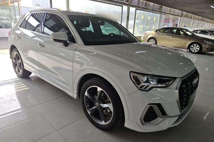 Used Audi Q3 2019 35 TFSI Fashion Dynamic Model Front Right 45 Deg