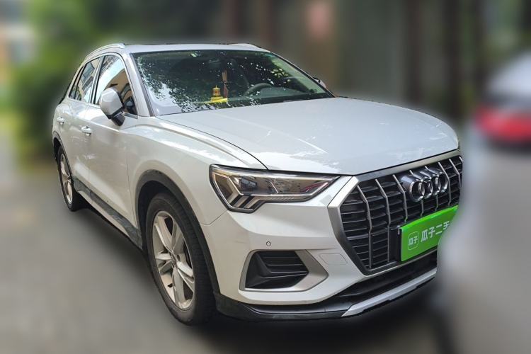Used Audi Q3 2019 40 TFSI Fashionable and Elegant Model Front Right 45 Deg