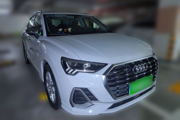 Used Audi Q3 2019 35 TFSI Advanced Dynamic Edition Front Right 45 Deg