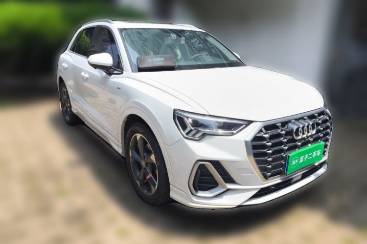 Used Audi Q3 2019 35 TFSI Fashion Dynamic Model Front Right 45 Deg