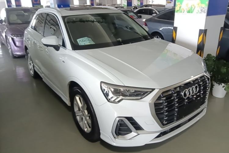 Used Audi Q3 2019 35 TFSI Advanced Dynamic Edition Front Right 45 Deg