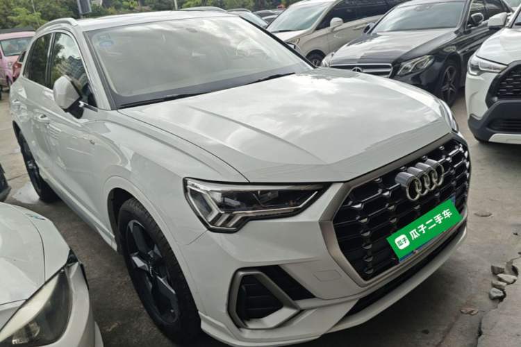 Used Audi Q3 2019 40 TFSI Fashion Dynamic Model Front Right 45 Deg