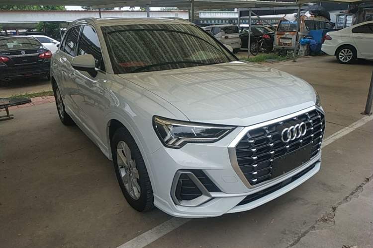 Used Audi Q3 2019 35 TFSI Advanced Dynamic Edition Front Right 45 Deg