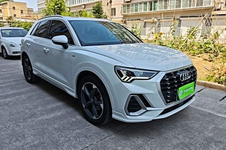 Used Audi Q3 2019 35 TFSI Fashion Dynamic Model Front Right 45 Deg