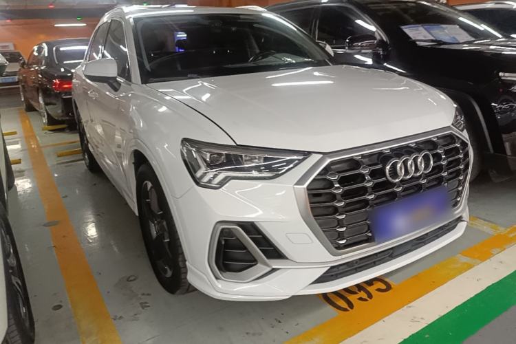 Used Audi Q3 2019 40 TFSI Fashion Dynamic Model Front Right 45 Deg