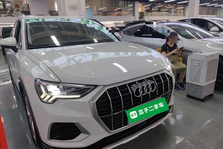 Used Audi Q3 2019 40 TFSI Fashionable and Elegant Model Front Right 45 Deg