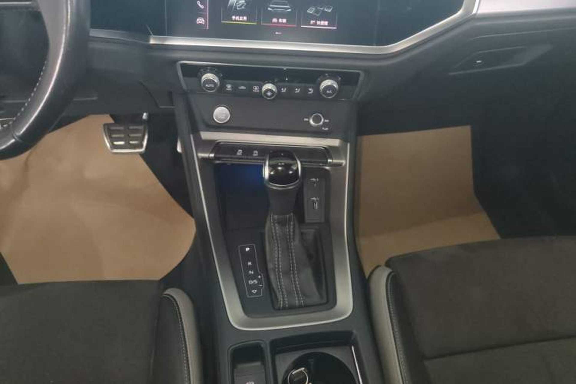 Used Audi Q3 2019 40 TFSI Fashion Dynamic Model Gear Lever