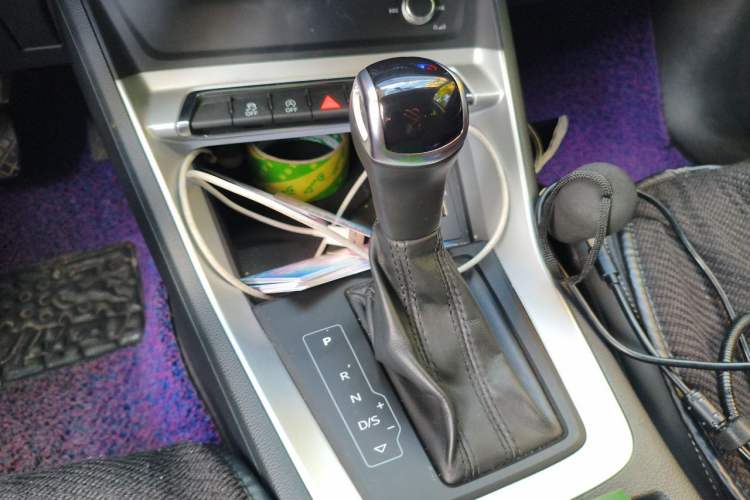 Used Audi Q3 2019 35 TFSI Advanced Style Edition Gear Lever