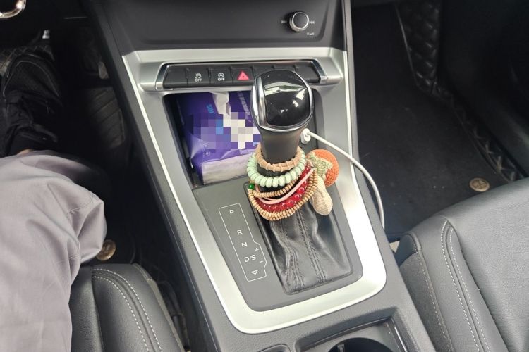Used Audi Q3 2019 35 TFSI Advanced Style Edition Gear Lever