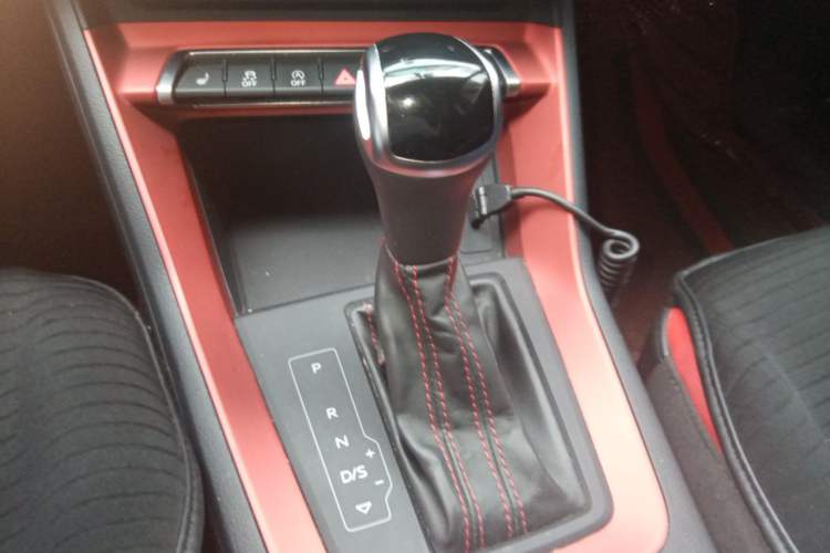 Used Audi Q3 2019 35 TFSI Fashion Dynamic Model Gear Lever
