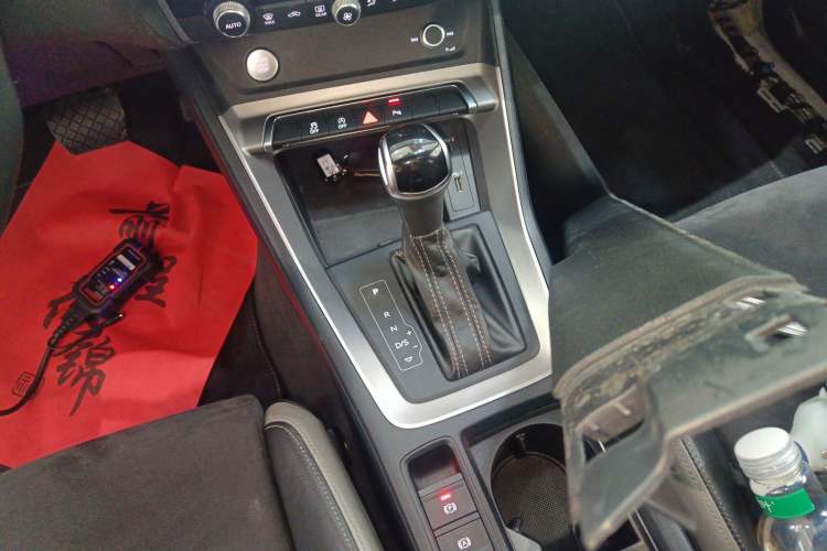Used Audi Q3 2019 35 TFSI Fashion Dynamic Model Gear Lever