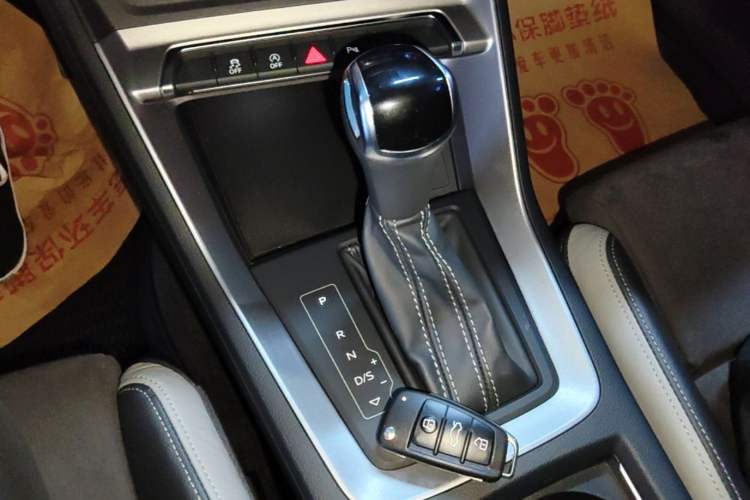 Used Audi Q3 2019 35 TFSI Fashion Dynamic Model Gear Lever