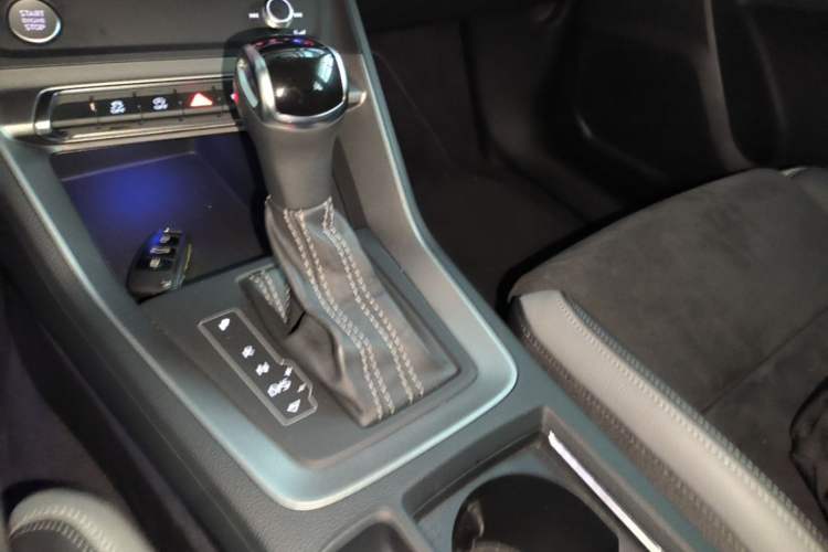 Used Audi Q3 2019 40 TFSI Fashion Dynamic Model Gear Lever