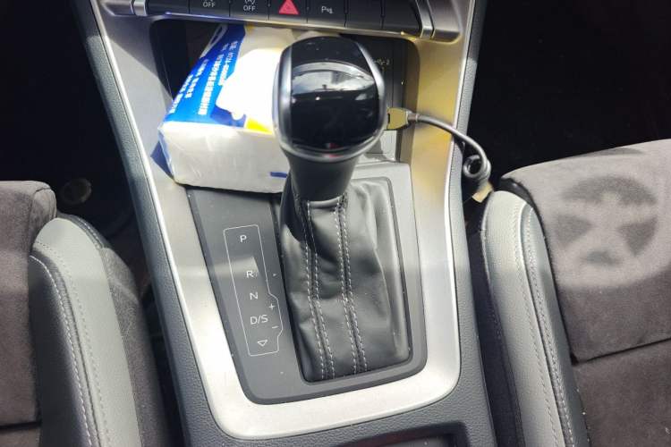 Used Audi Q3 2019 35 TFSI Fashion Dynamic Model Gear Lever