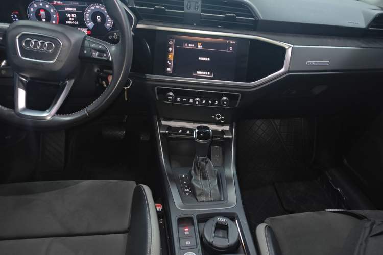 Used Audi Q3 2019 35 TFSI Advanced Dynamic Edition Gear Lever