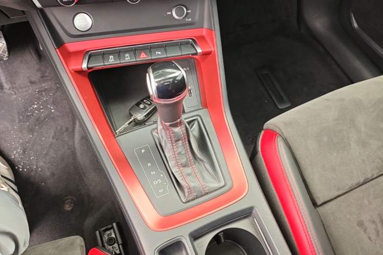 Used Audi Q3 2019 35 TFSI Fashion Dynamic Model Gear Lever