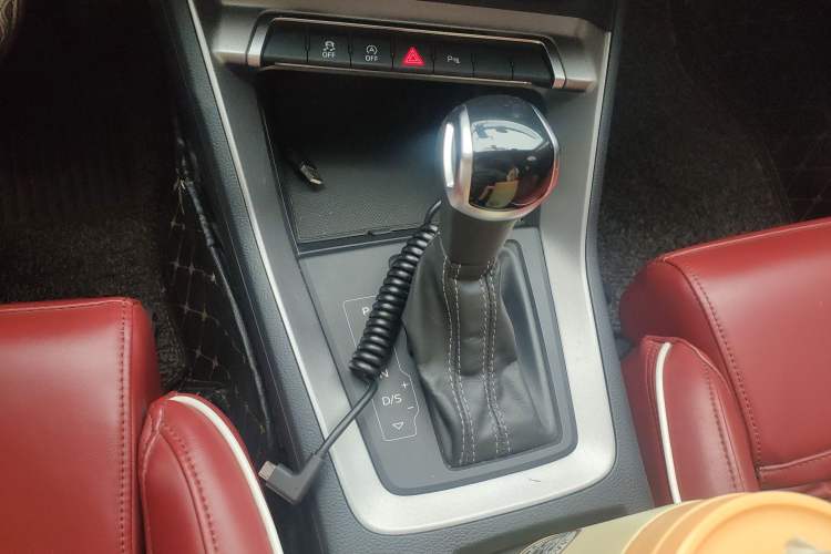 Used Audi Q3 2019 35 TFSI Advanced Dynamic Edition Gear Lever
