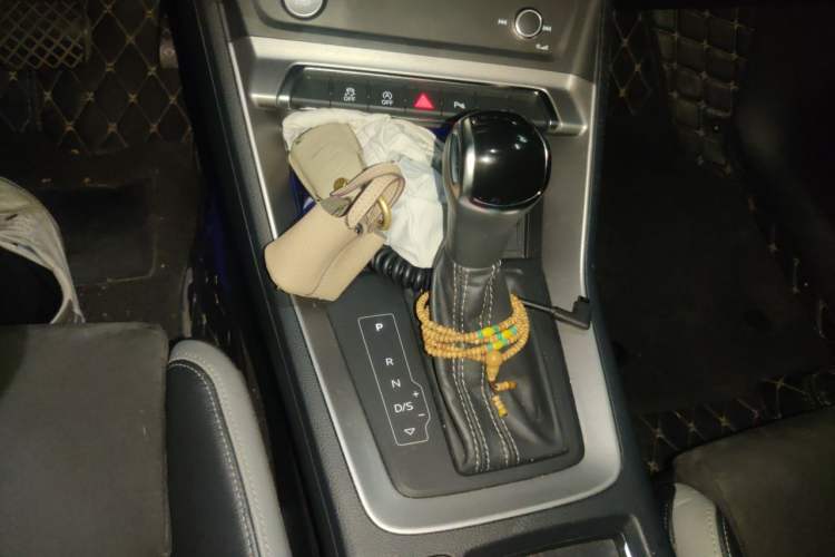 Used Audi Q3 2019 40 TFSI Fashion Dynamic Model Gear Lever