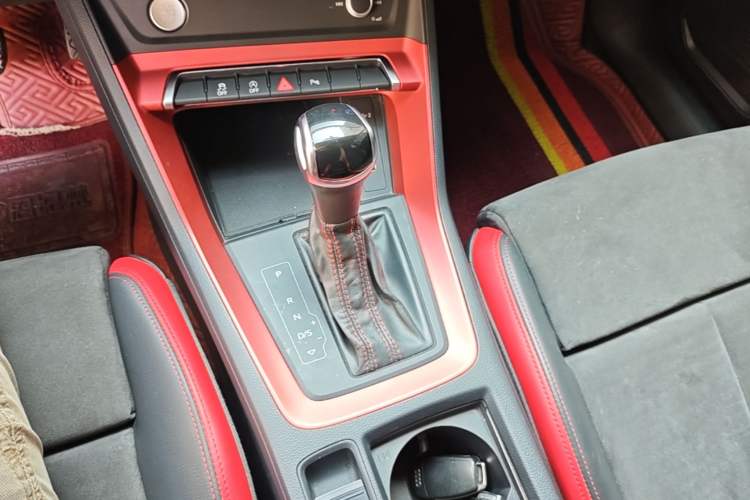 Used Audi Q3 2019 35 TFSI Fashion Dynamic Model Gear Lever