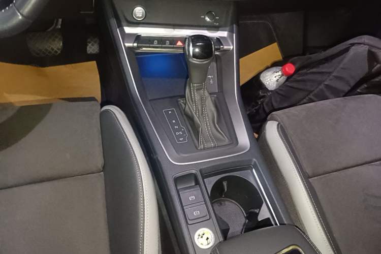 Used Audi Q3 2019 40 TFSI Fashion Dynamic Model Gear Lever