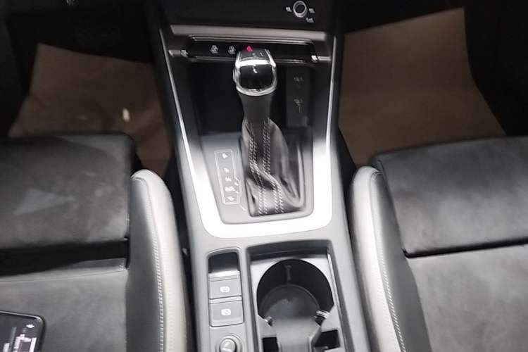 Used Audi Q3 2019 35 TFSI Advanced Dynamic Edition Gear Lever